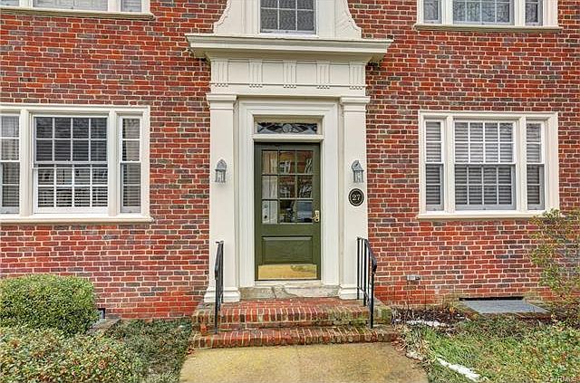 1st image of 27 W Locke Ln Unit 2