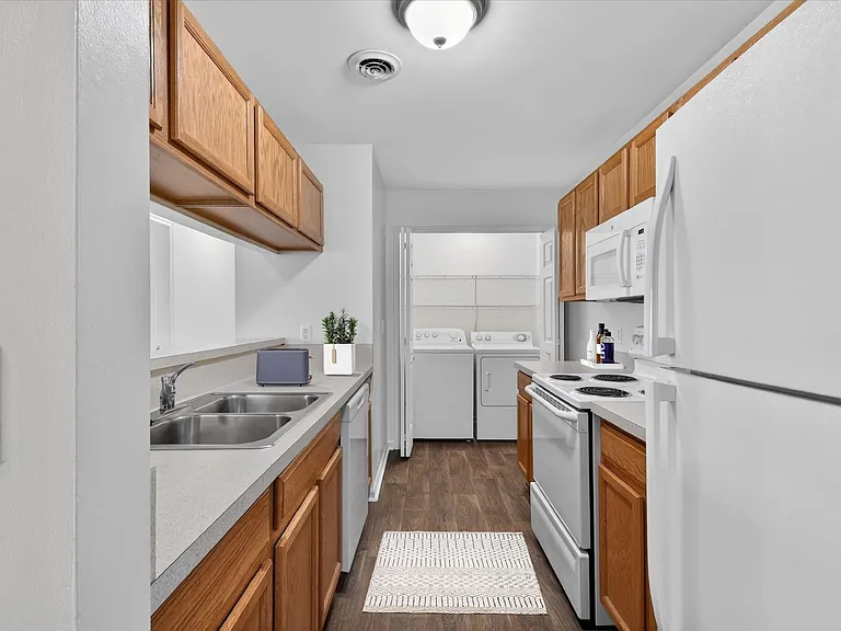 One Bedroom - 1 Bed / 1 Bath - 713 Sq.Ft.