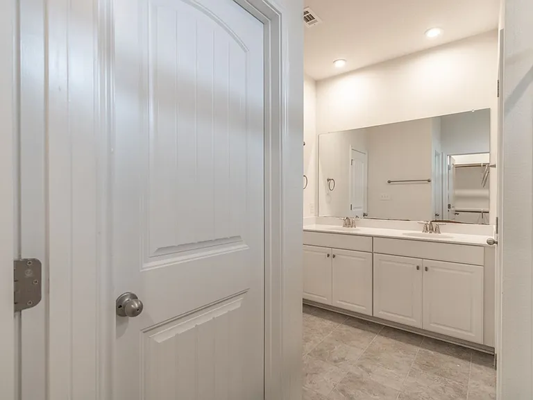 2924 Barbed Wire St — Photo 25
