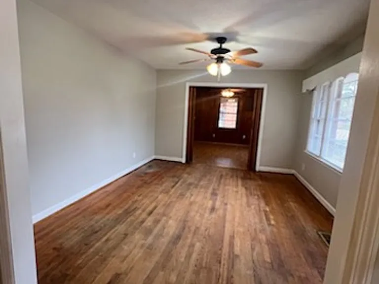 713 Spring St — Photo 9