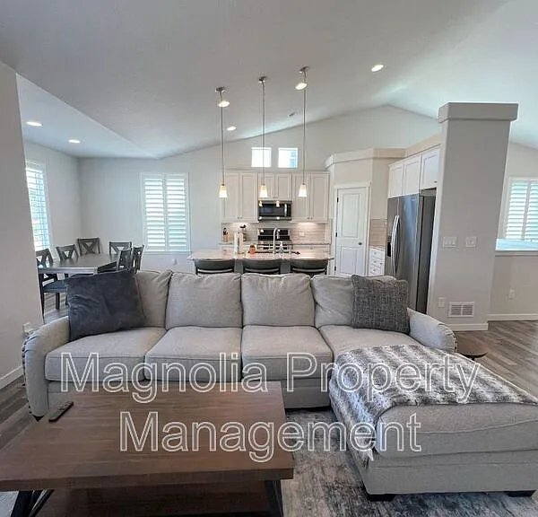 11855 Koenig Dr — Photo 5