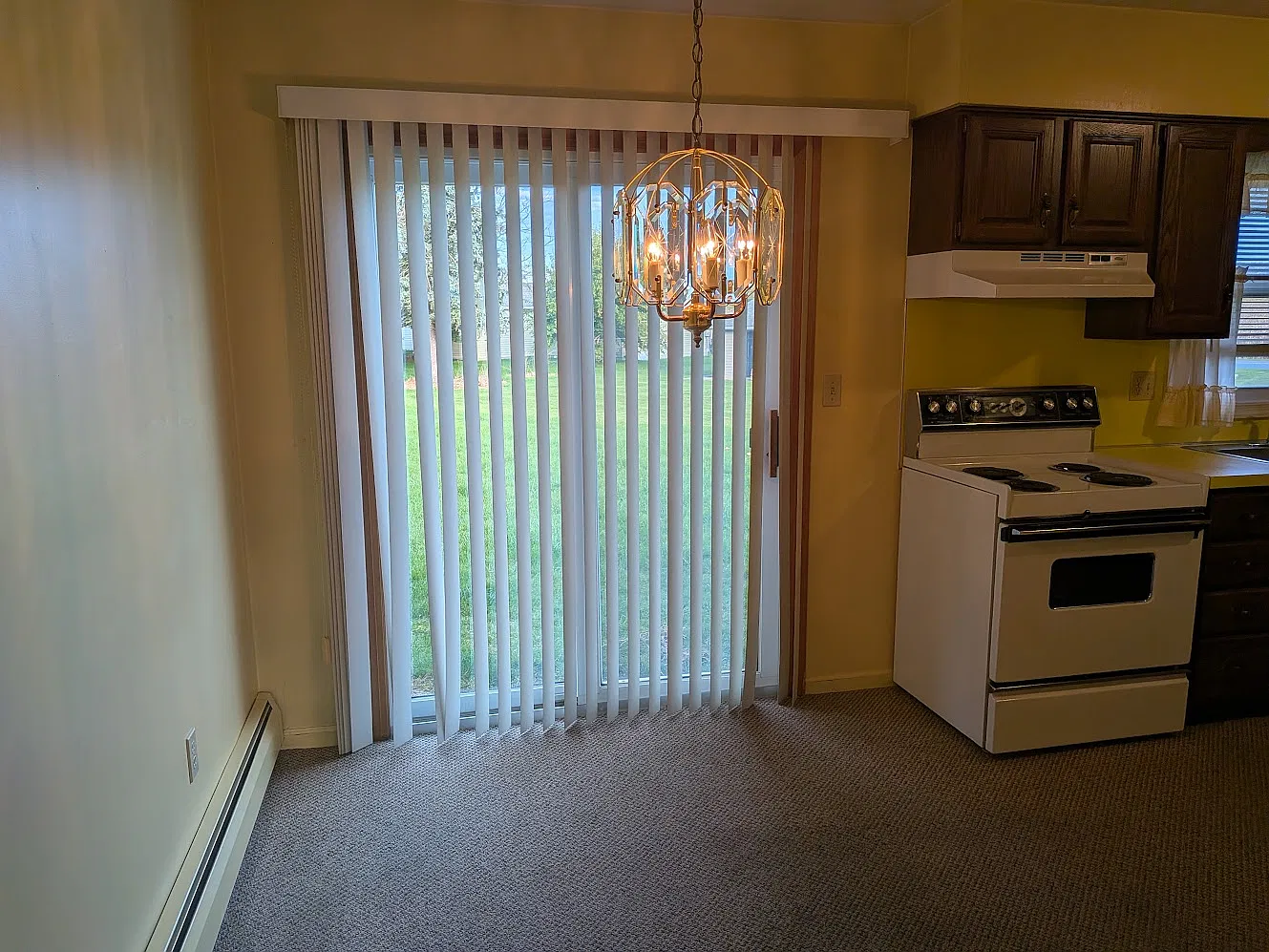 3 bed, 1960 sqft, $1,900 — Photo 4