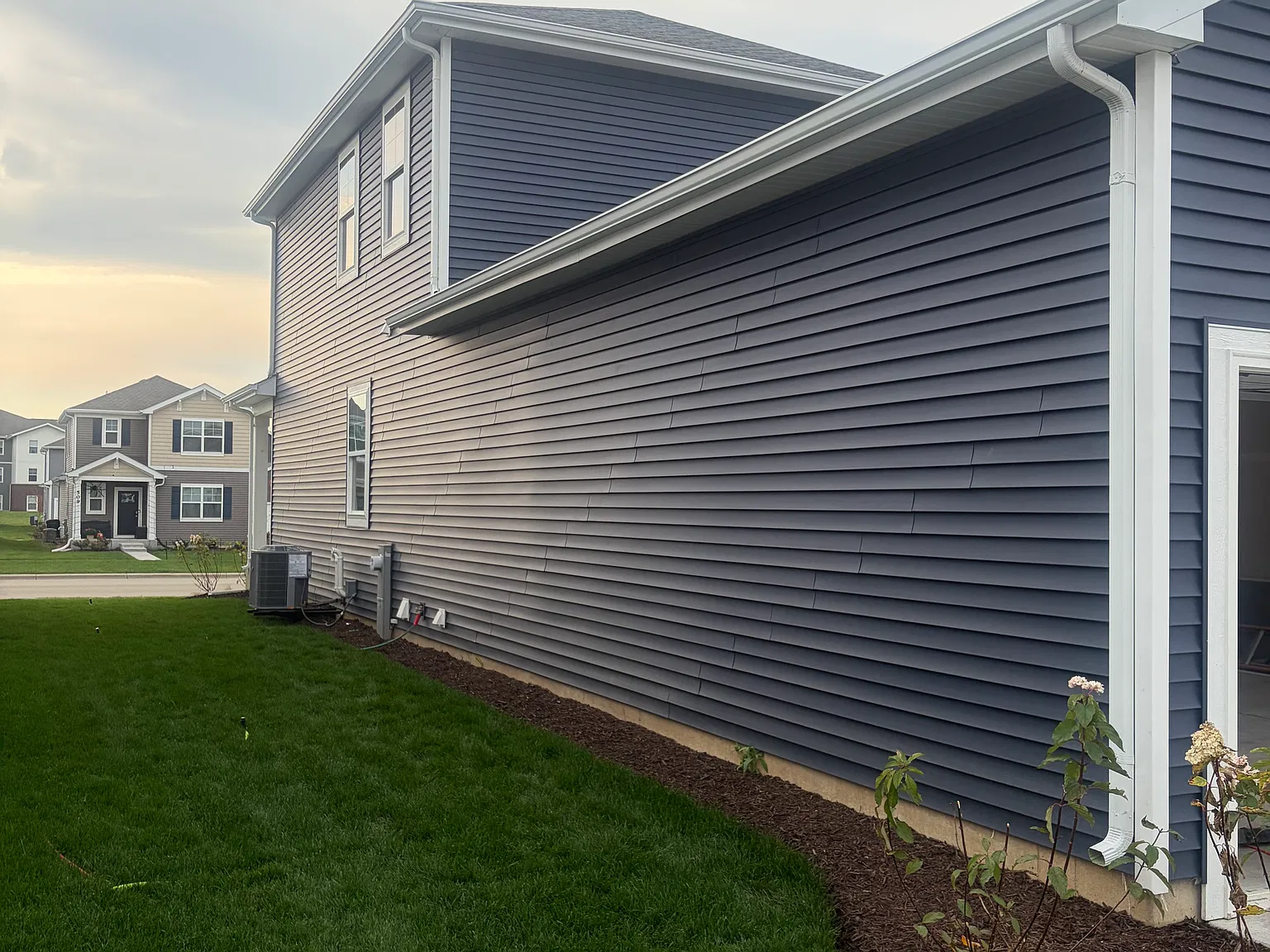 3 bed, 2.5 bath, 1658 sqft, $2,820 — Photo 4