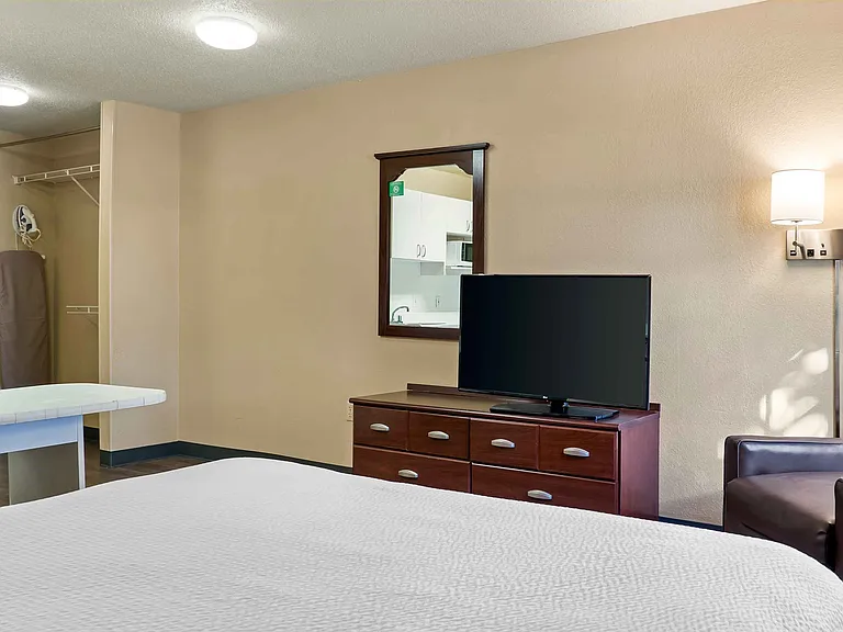 Studio Suite - 1 Queen Bed