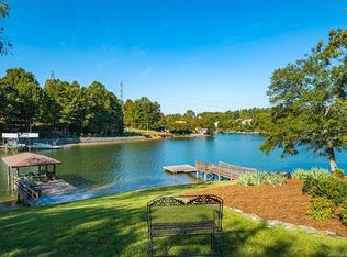 542 River Lake Ct, Fort Mill, SC 29708