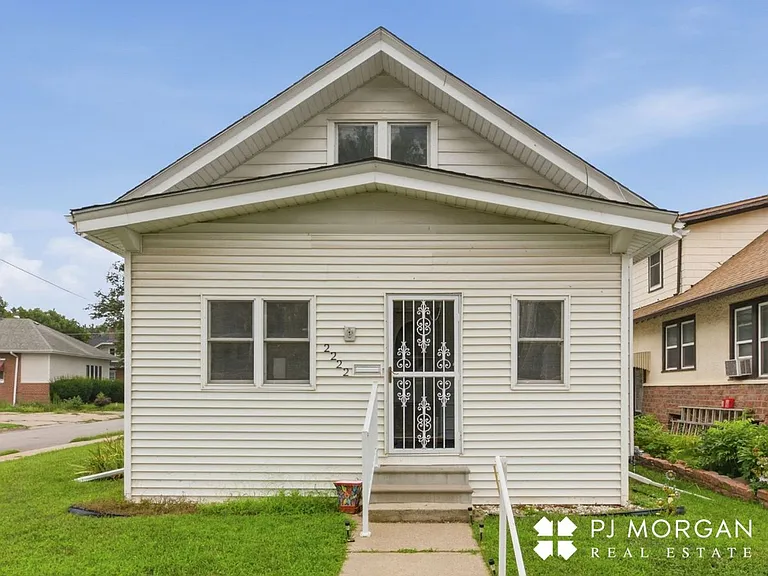 2222 S 6th St — Photo 2