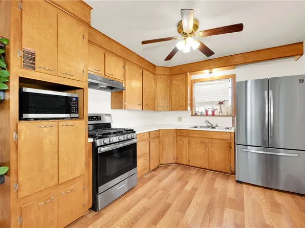 2011 S 13th St, Rogers, AR 72758