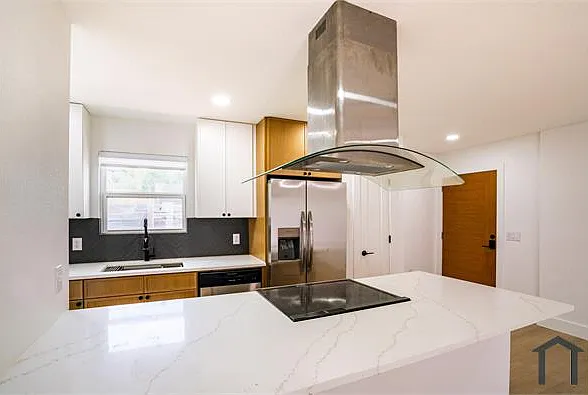 2 bed, 856 sqft, $1,850 — Photo 3