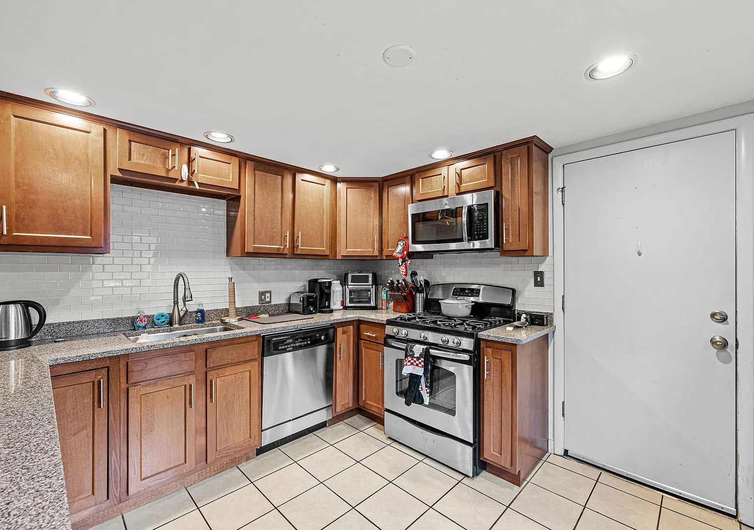 2Bed/1Bath in the Heart of Sloan's Lake! — Photo 2