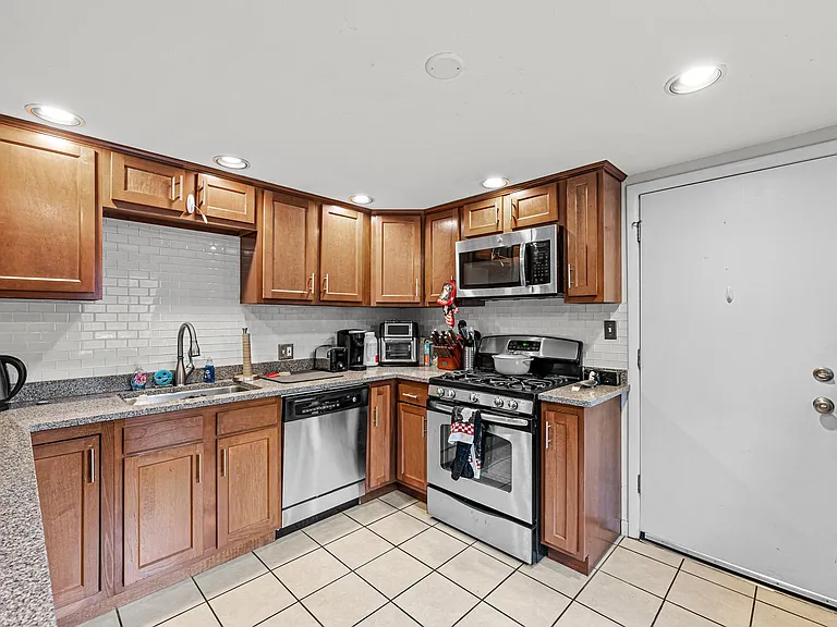 2836 N Xavier St — Photo 11