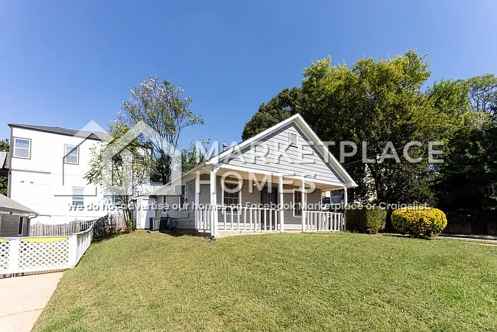 3 bed, 1.0 bath, 960 sqft, $2,300 — Photo 2
