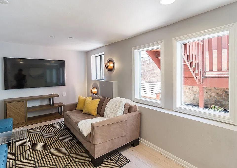 1st image of 614A Natoma St