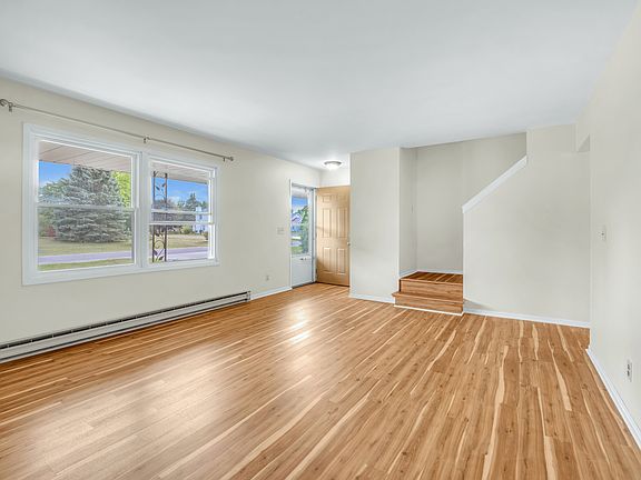 3rd image of 282 Connie Dr #282