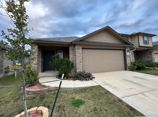 212 Middle Green Loop, Floresville, TX 78114