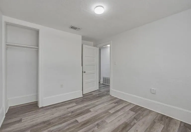 1216 W 24th St #1 — Photo 12