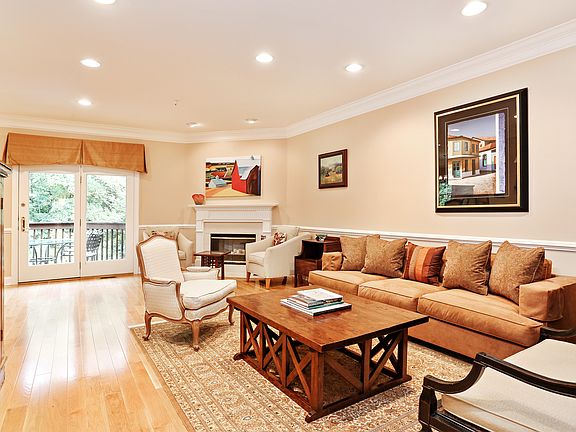 3rd image of 29 Club Pointe Dr