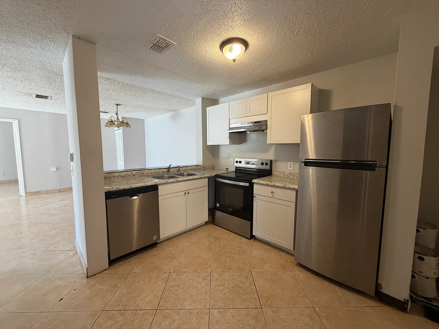 2 bed, 1073 sqft, $1,480 — Photo 2