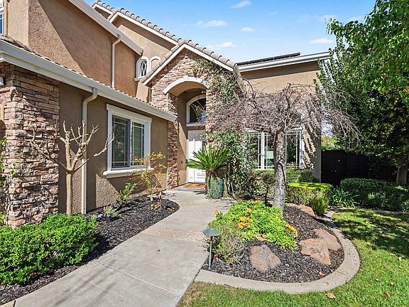 2nd image of 550 Rutherford Cir