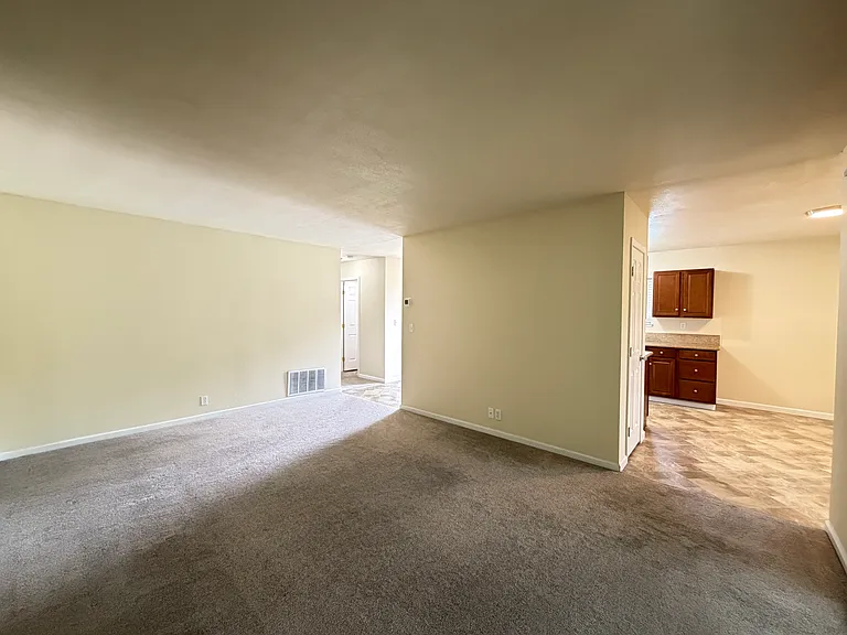 125 Ascot Ct #3 — Photo 7