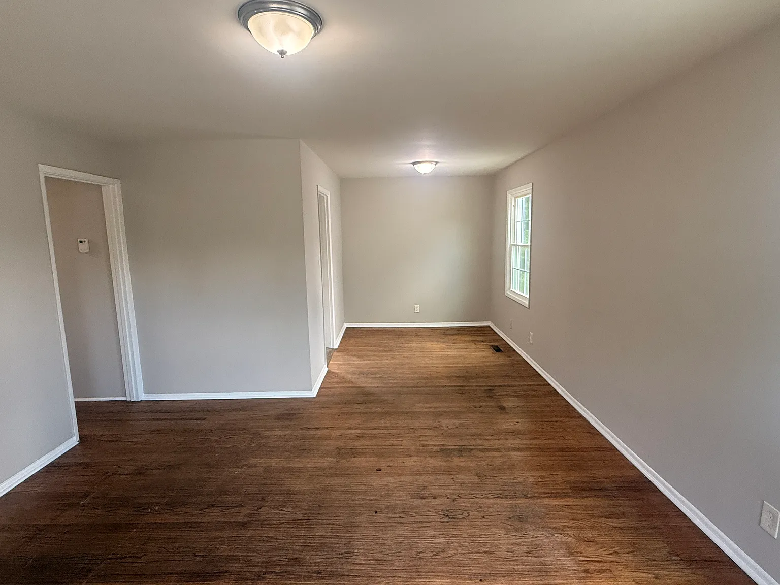 3 bed, 864 sqft, $1,200 — Photo 3