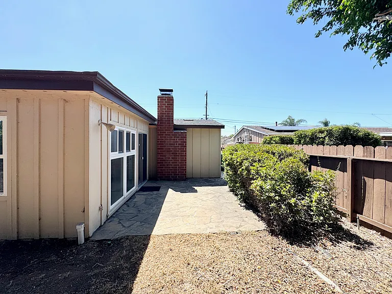 4442 Cannington Dr — Photo 32