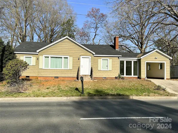 37722 Us Highway 52 N, New London, NC 28127
