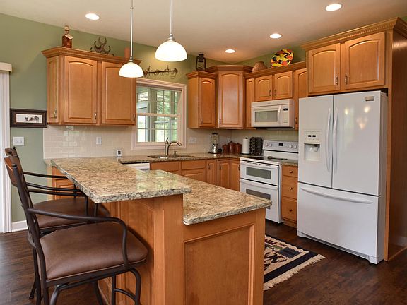 4th image of 1080 Paw Paw Dr