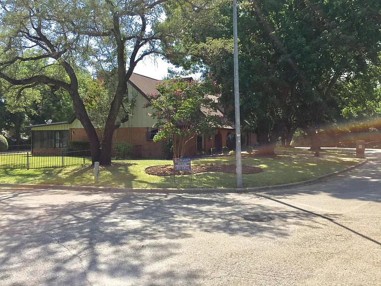 7351 Tamarack Rd — Photo 3