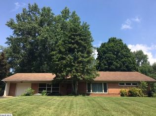 1255 Hollins Rd, Waynesboro, VA 22980