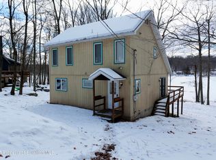 113 E Shore Dr, Hawley, PA 18428