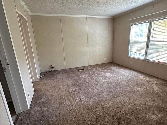 5th image of 726 Hellard Rd