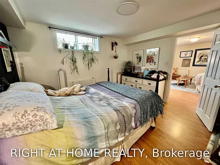 1198 Avenue Rd #B — Photo 8