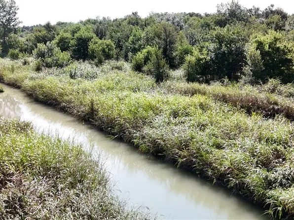 212 County Road 362, Rosebud, TX 76570