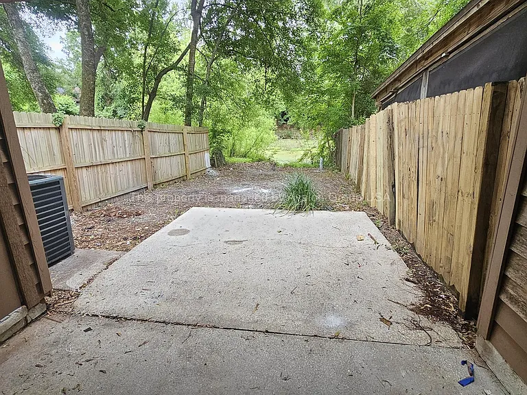 7626 Melissa Ct N — Photo 32