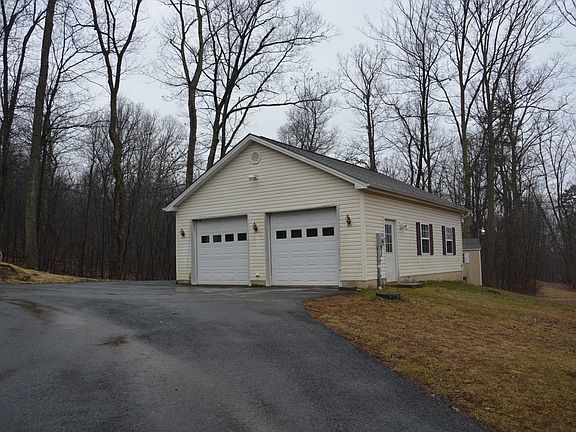3rd image of 203 Banks Dr
