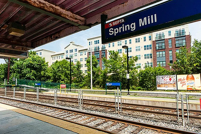 moneill_CourtsatSpringmill_-50-677x450-491dfb2
