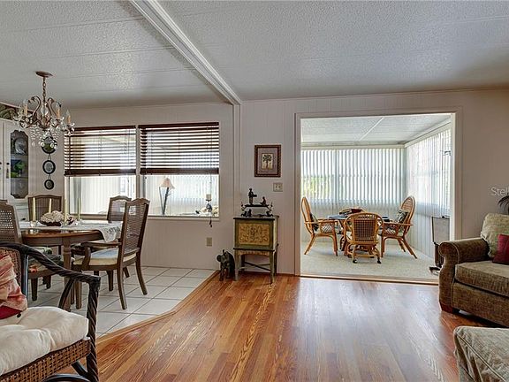4th image of 671 Water Lily Dr