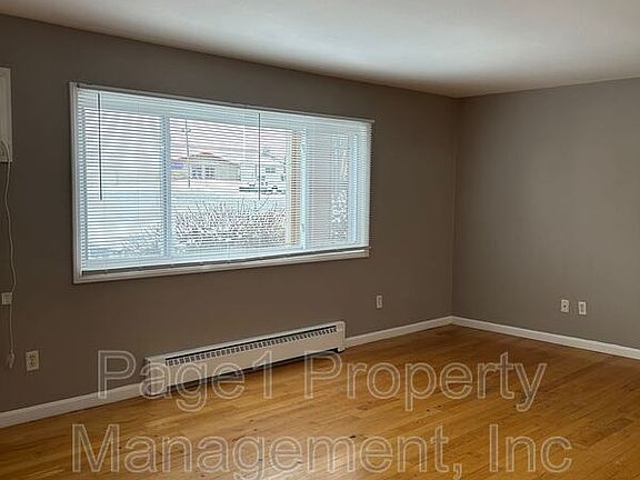 3rd image of 122 Flintridge Dr Unit 5
