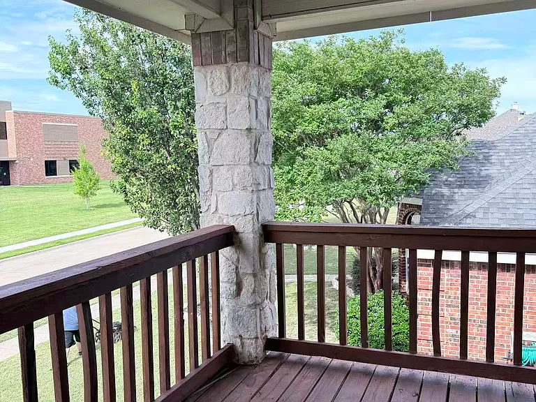 balcony