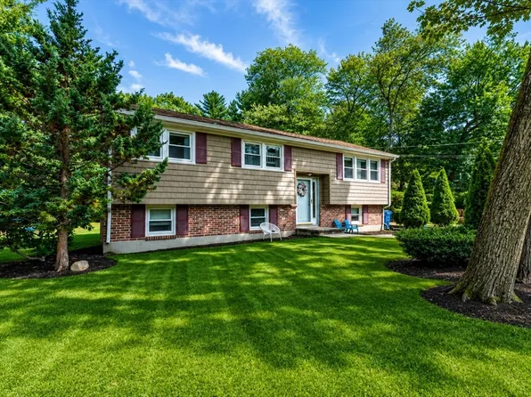 8 Governor Fuller Rd, Billerica, MA 01821