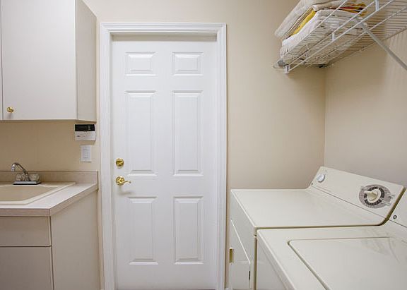 2nd image of 2933 Lone Pine Ln