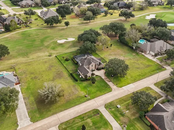 4222 Westerdale Dr, Weston Lakes, TX 77441