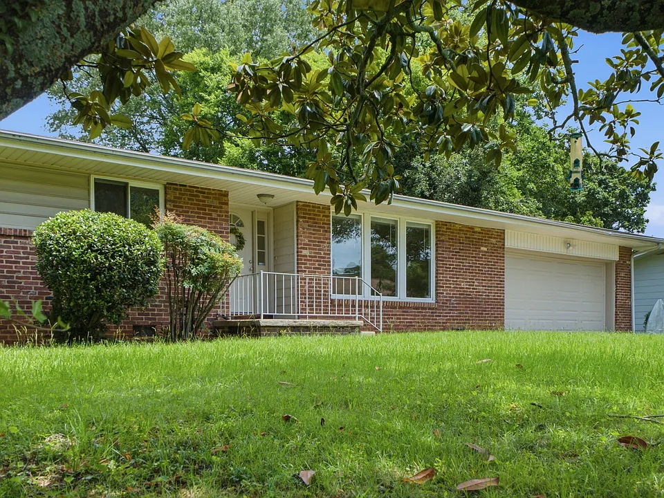 4727 Briarwood Dr