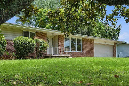 4727 Briarwood Dr Photo 1