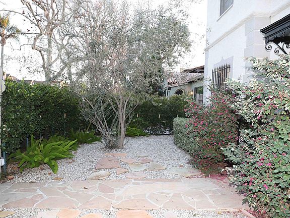 3rd image of 1607 Stearns Dr #1607
