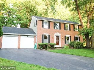 8464 Monarch Ct, Annandale, VA 22003