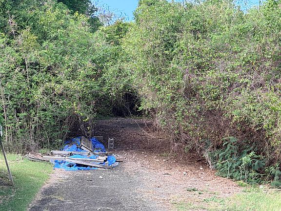 2nd image of 7-F Rattan QU