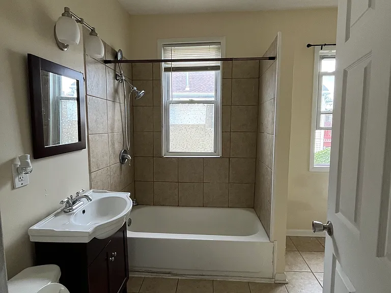 1165 W 19th St #2 — Photo 8
