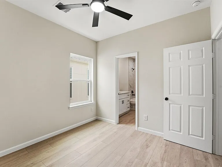 4354 Clover St #A — Photo 18