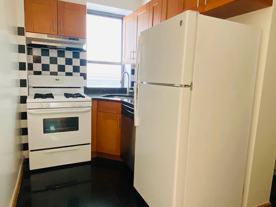 1st image of 57 Kenmare St APT 4